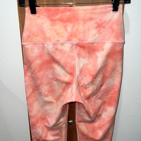 CARBON38 Super Soft Tie Dye 7/8 Legging in Baby Pink Tonal - Picture 11 of 13